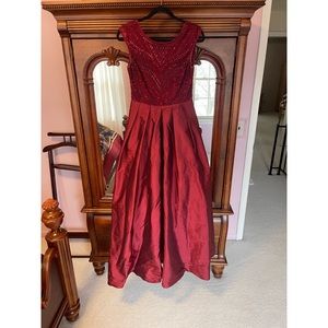 Only worn once! Red elegant sequenced dress!